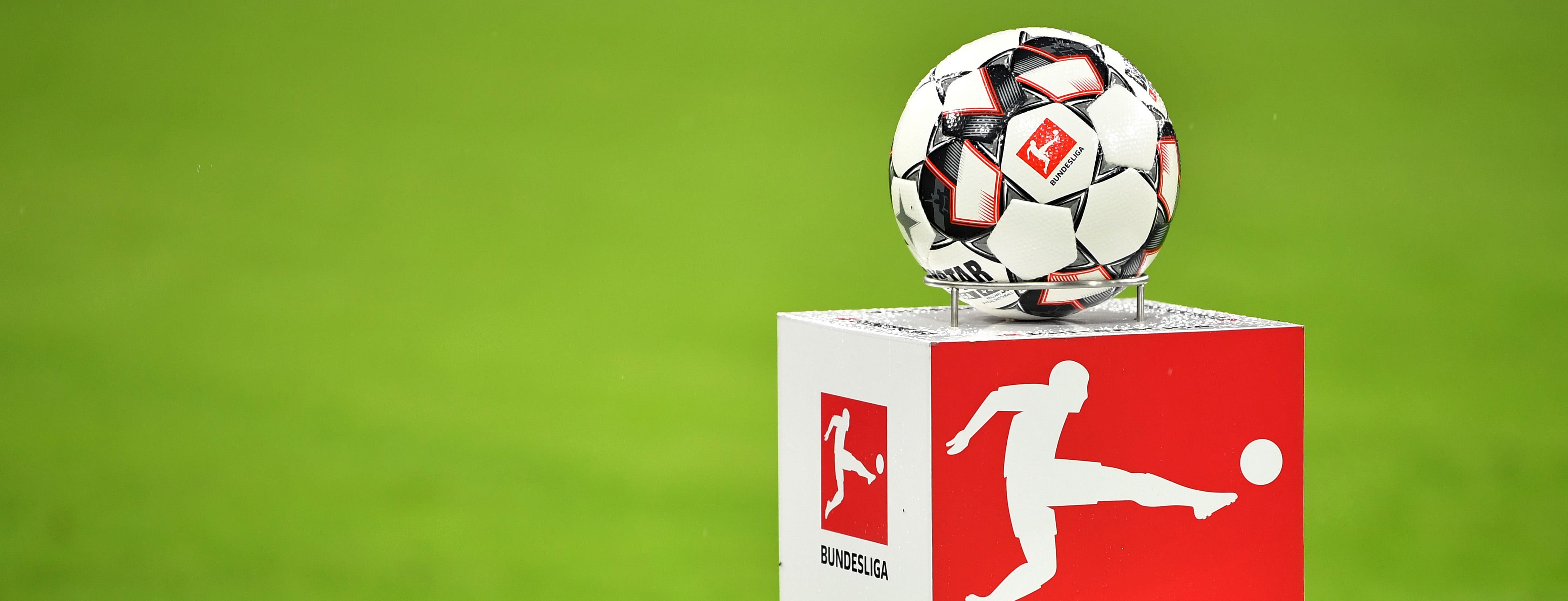 Bundesliga: Bayern startet leicht, Derbys im Pott und in Berlin