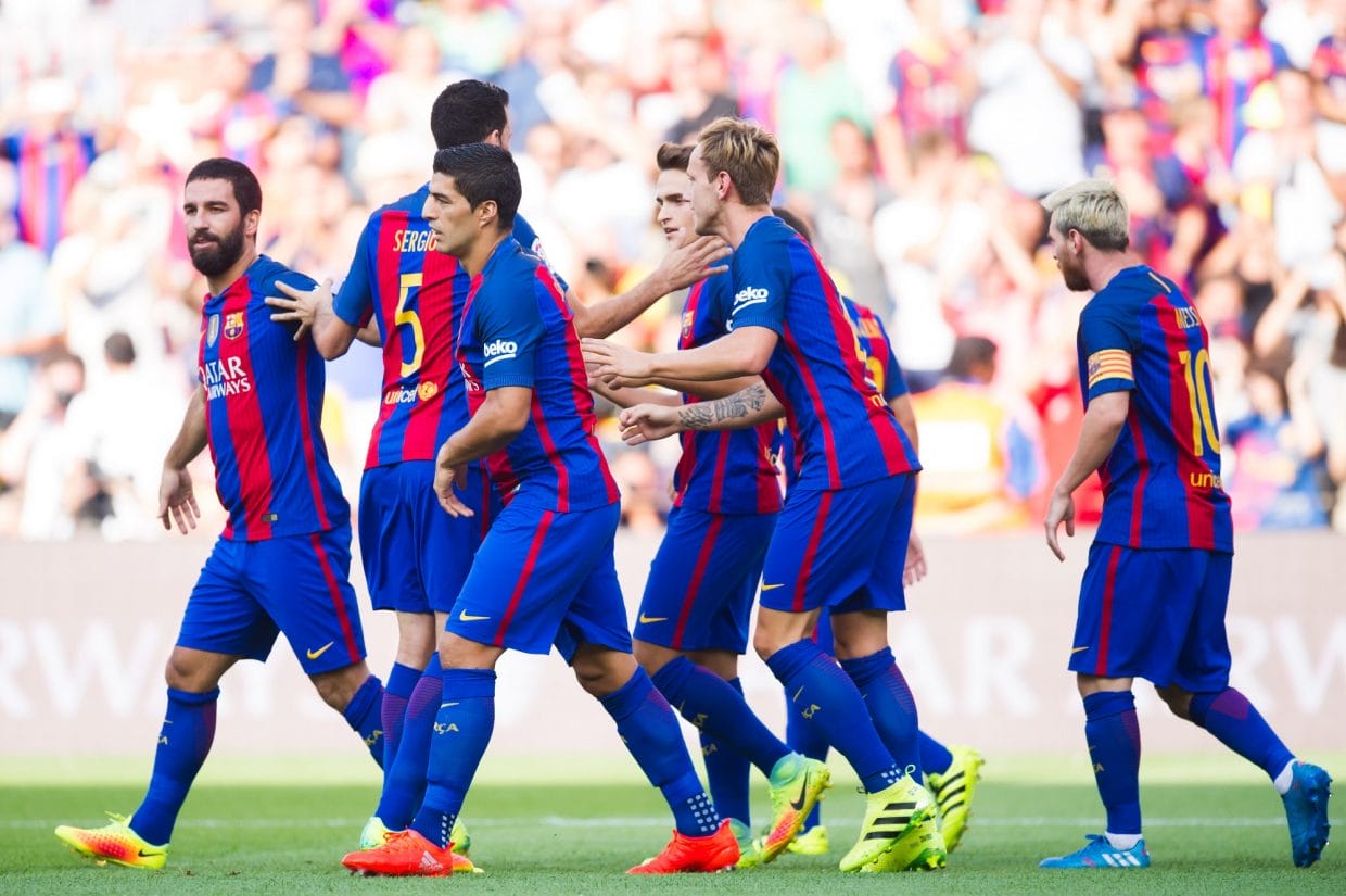 El Barcelona celebra uno de los goles que le marcó al Real Betis.