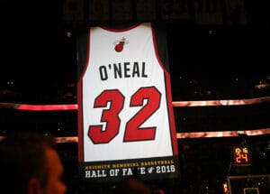 Miami, USA. 22nd Dec, 2016. The shirt of former Miami Heat player Shaquille O'Neal is raised as the Heat retires his No. 32 jersey during a special halftime ceremony of the Miami Heat vs Los Angeles Lakers Thursday, Dec. 22, 2016 at AmericanAirlines Arena