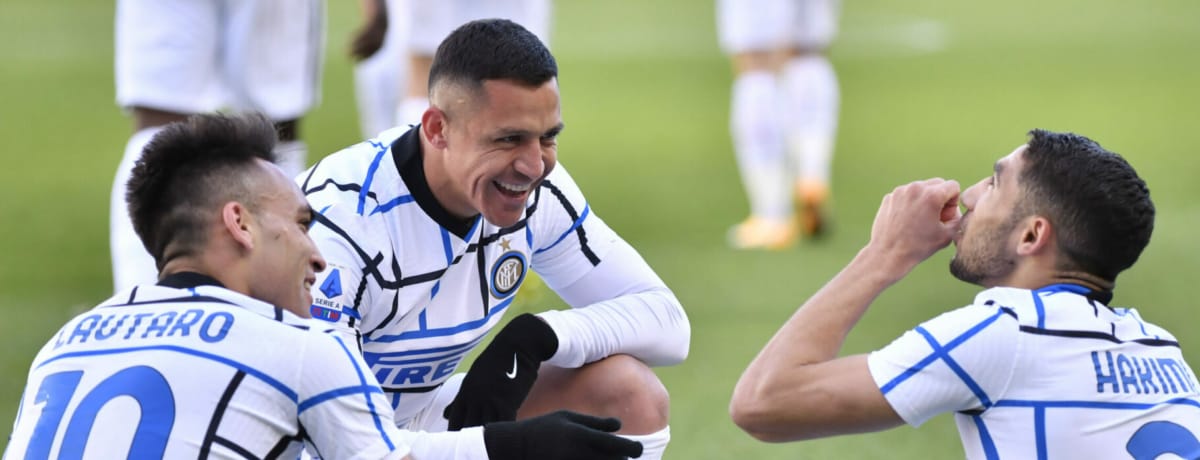 Calciomercato Inter, Sanchez torna di moda: prima servono le uscite